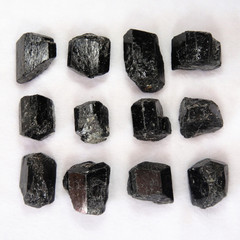 天然黑色电气石 黑色碧玺单晶体标本 矿物标本收藏