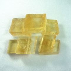 天然金色透明方解石矿物晶体 透明冰洲石原石 双折射冰洲石