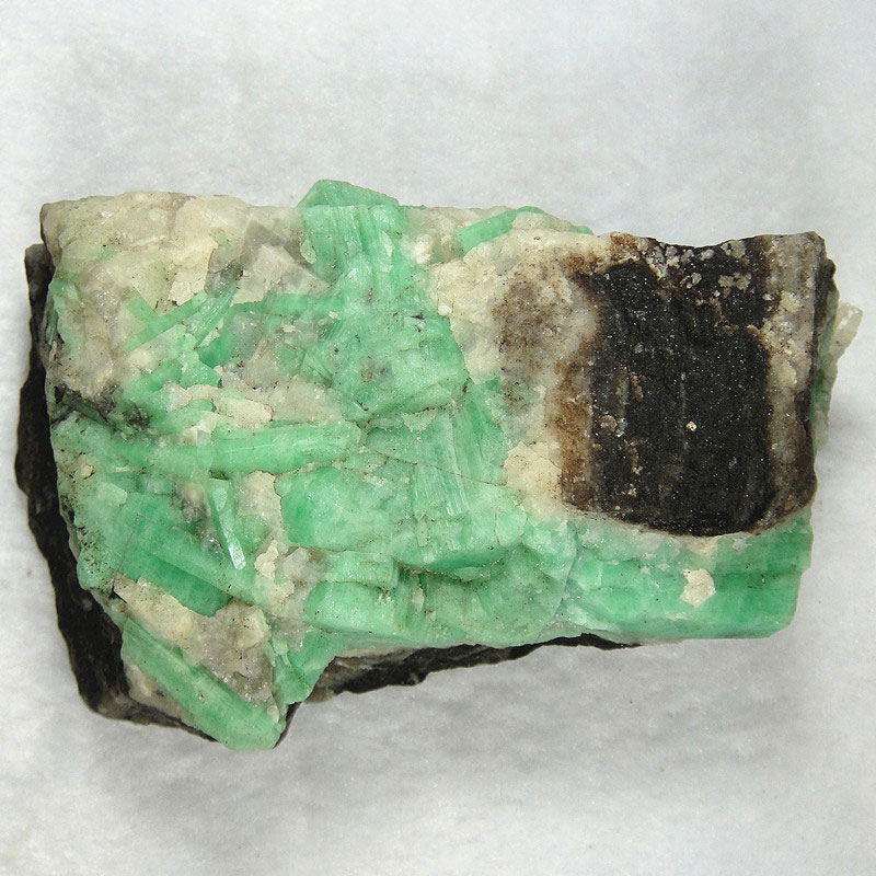 天然祖母绿矿物晶体摆件 绿宝石原矿标本摆件 鉴赏收藏