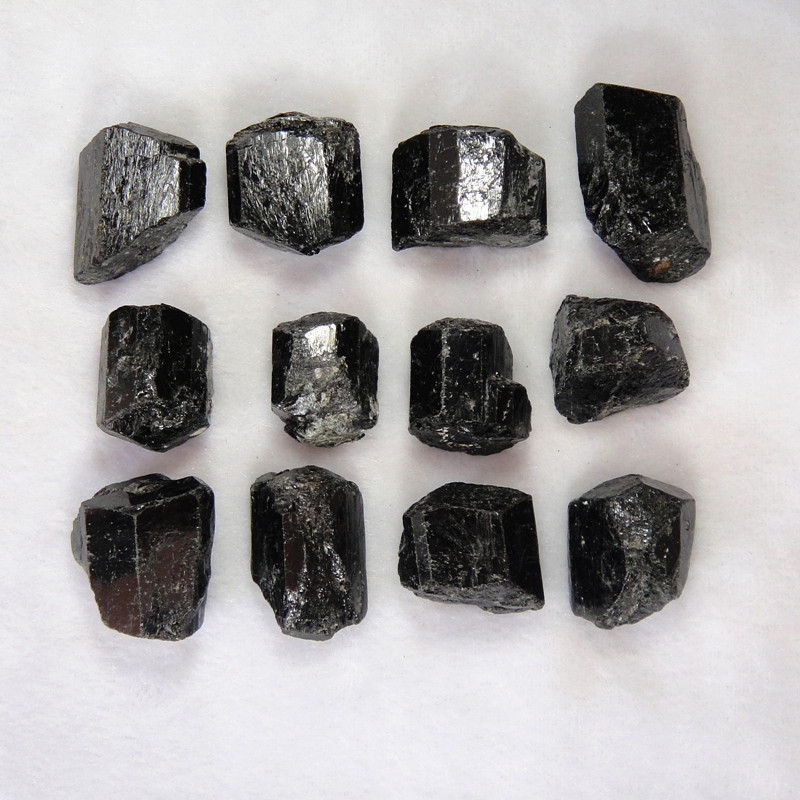 天然黑色电气石 黑色碧玺单晶体标本 矿物标本收藏