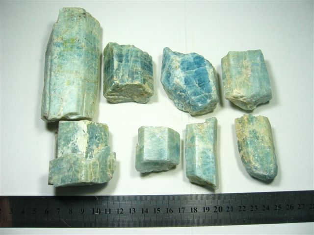 【浩宇石头行】天然海蓝宝标本 海蓝宝原料及工艺品
